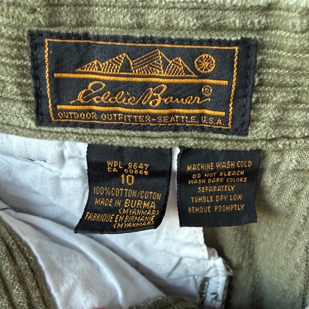 Eddie Bauer “Vintage-inspired Eddie Bauer corduroy Bermuda shorts (Y2K era)” - Picture 2 of 11